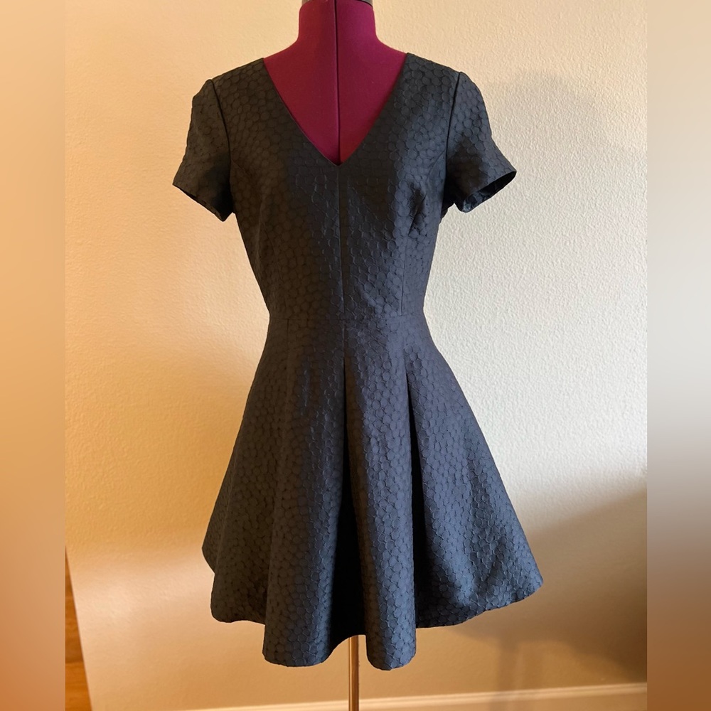 BANANA REPUBLIC Black Short Sleeve Flared A-Line Dress w/black dots - size 8